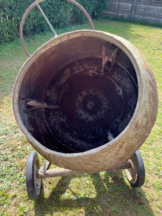 Sprzedam betoniarke na siłe