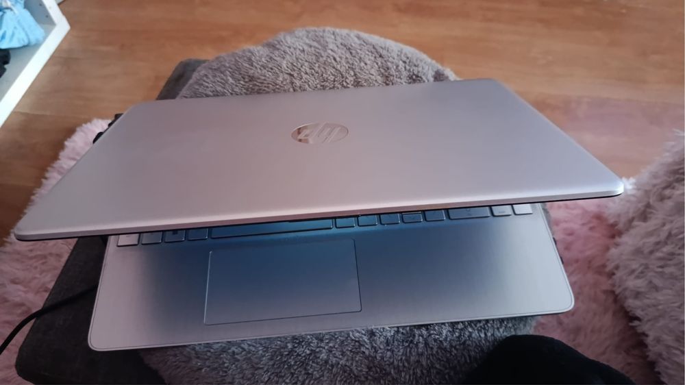 Computador portátil HP 15s-eq1xxx AMD 3020e | 4 Gb