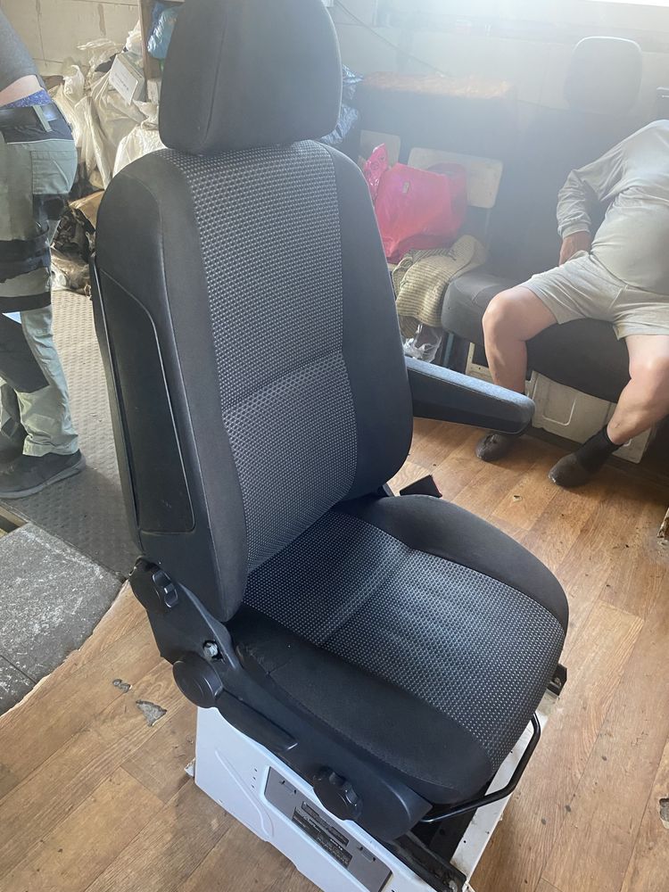 Продам сідушку із sprinter 906
