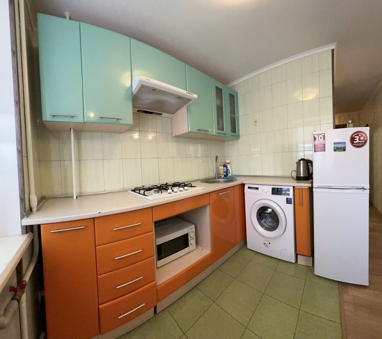 2 км. ВЕЛИКИЙ ВИБІР. По добово. . Центр міста. Жд. Авто вокзали