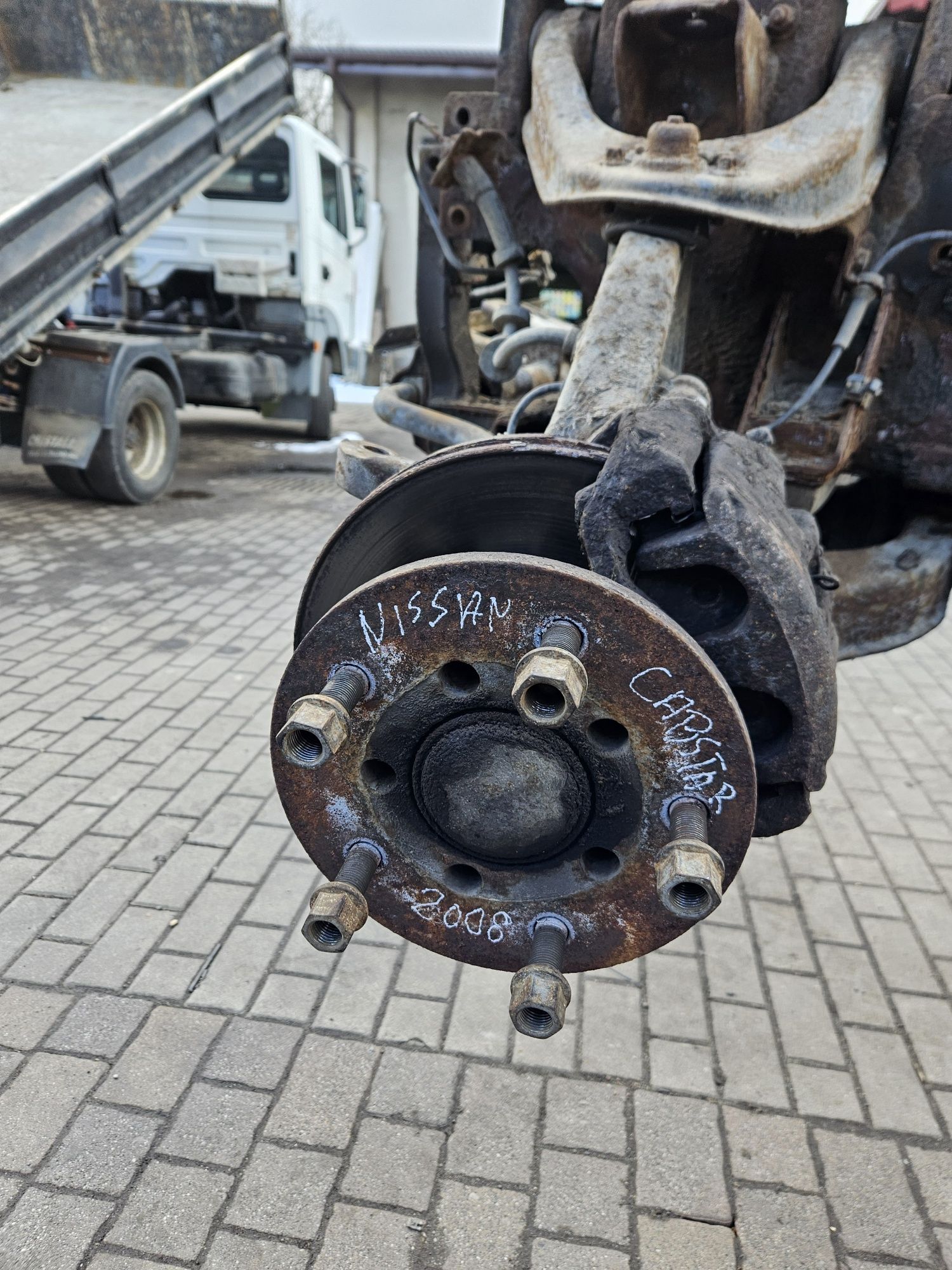 Zawieszenie przednie Nissan Cabstar 2008r