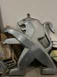 Simbolo Peugeot parede de stand
