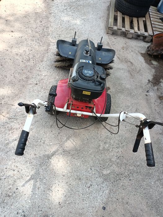 Zamiatarka Spalinowa BRIGGS & STRATTON Quantum xts