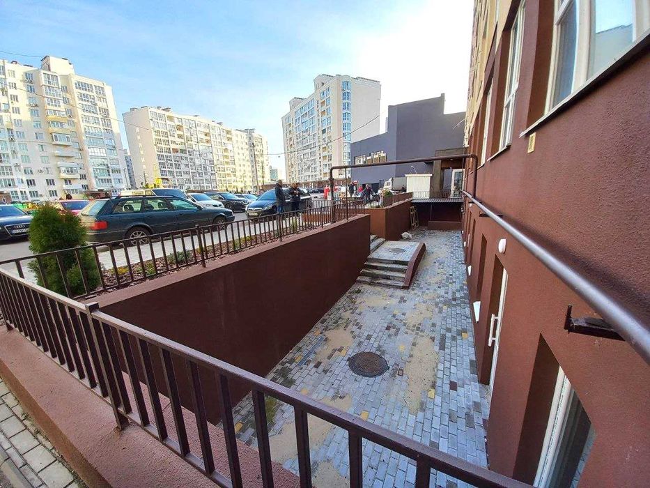 Продам комерційне приміщення  в новобудові -  Масани