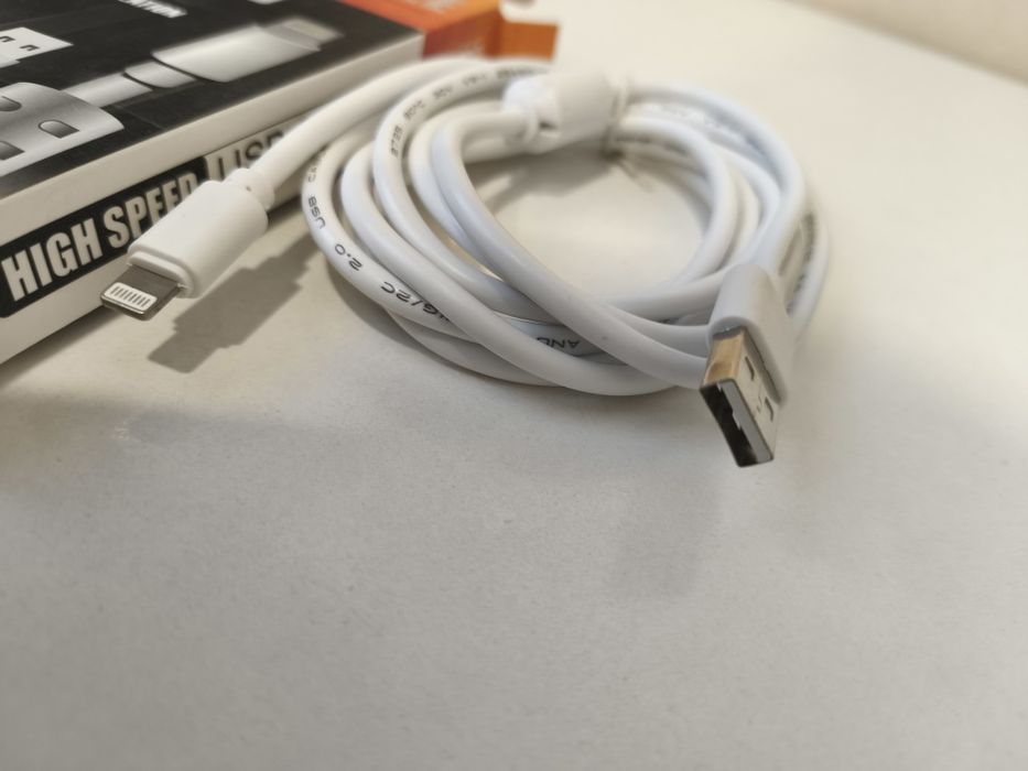 USB-кабель white