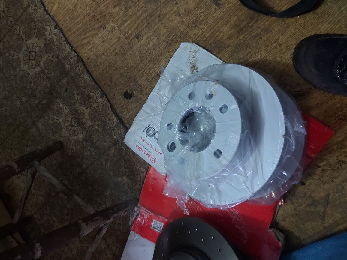 Tarcze brembo przód,tyl audi,nowe