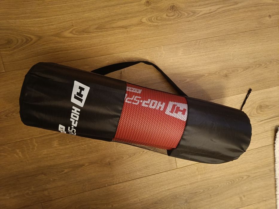 Gruba mata antypoślizgowa do ćwiczeń czerwona