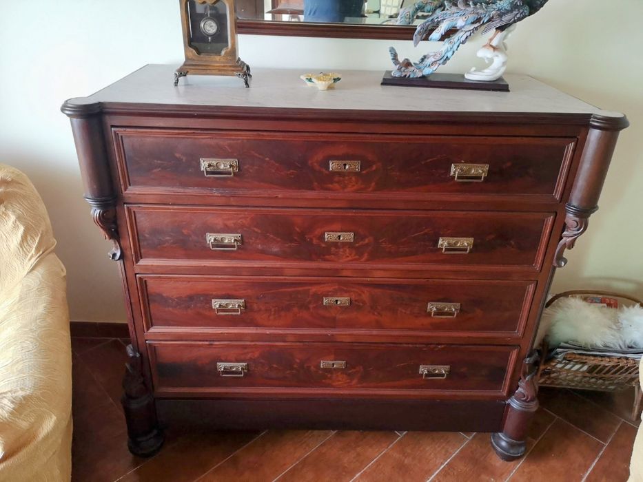 Comoda centenária