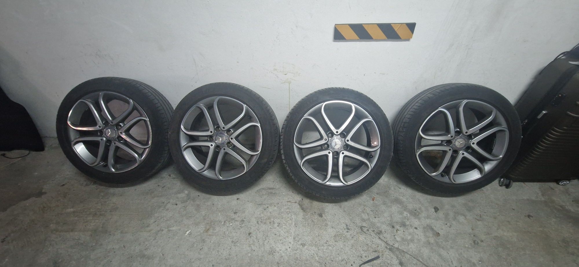 Jantes Mercedes 17 Avantgarde originais Originais com pneus Michelin