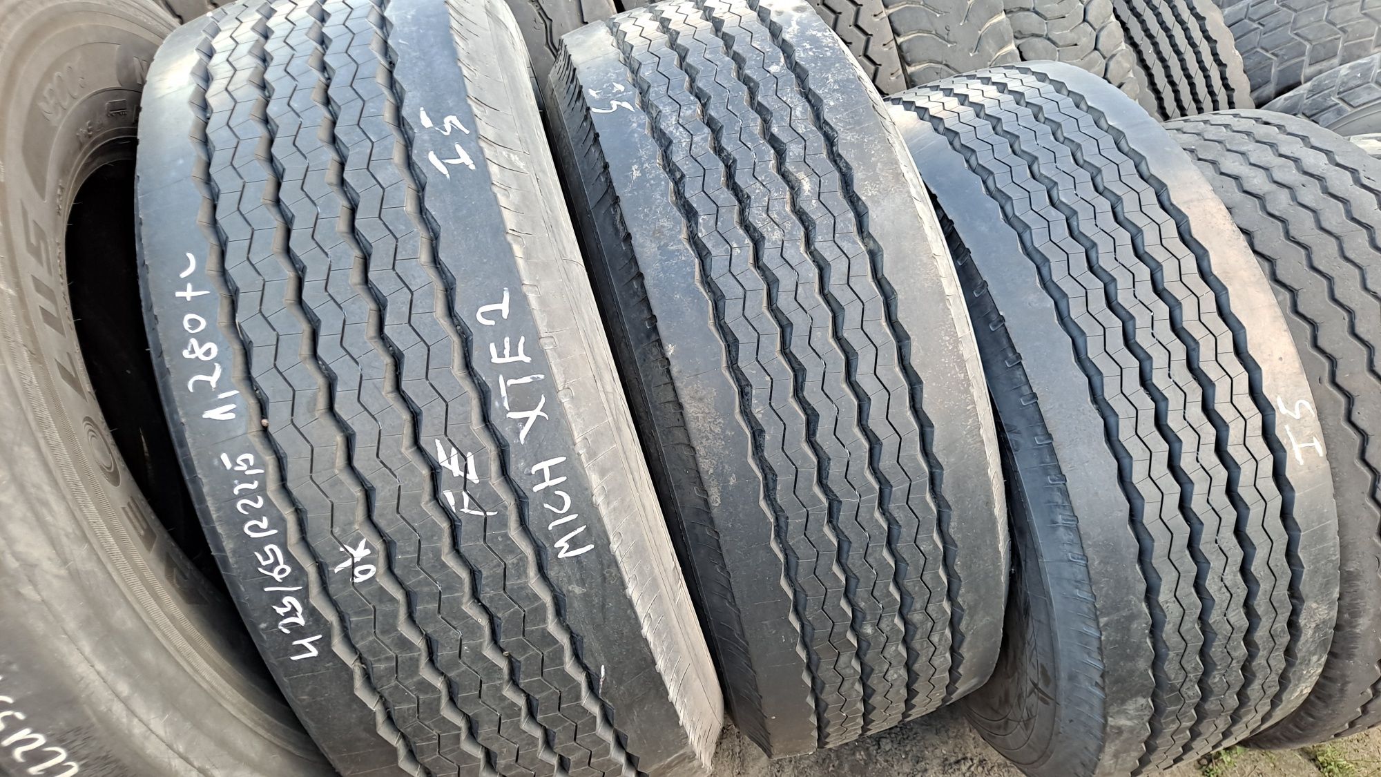 Opony 425/65R22.5 Michelin