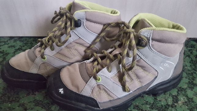 Демисезонные ботинки- кроссовки Quechua на стельку 21.5