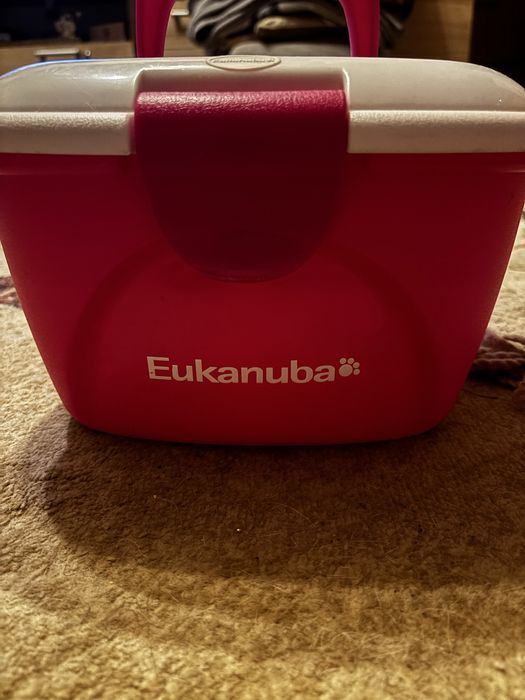 Pojemnik Eukanuba