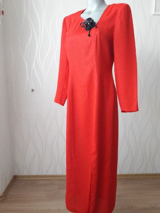 Нарядное, свадебное, длинное платье красного цвета. Разм. 38
