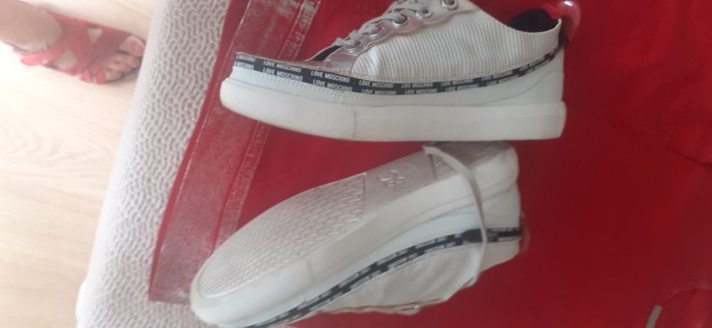 Ténis Moschino original/Saia