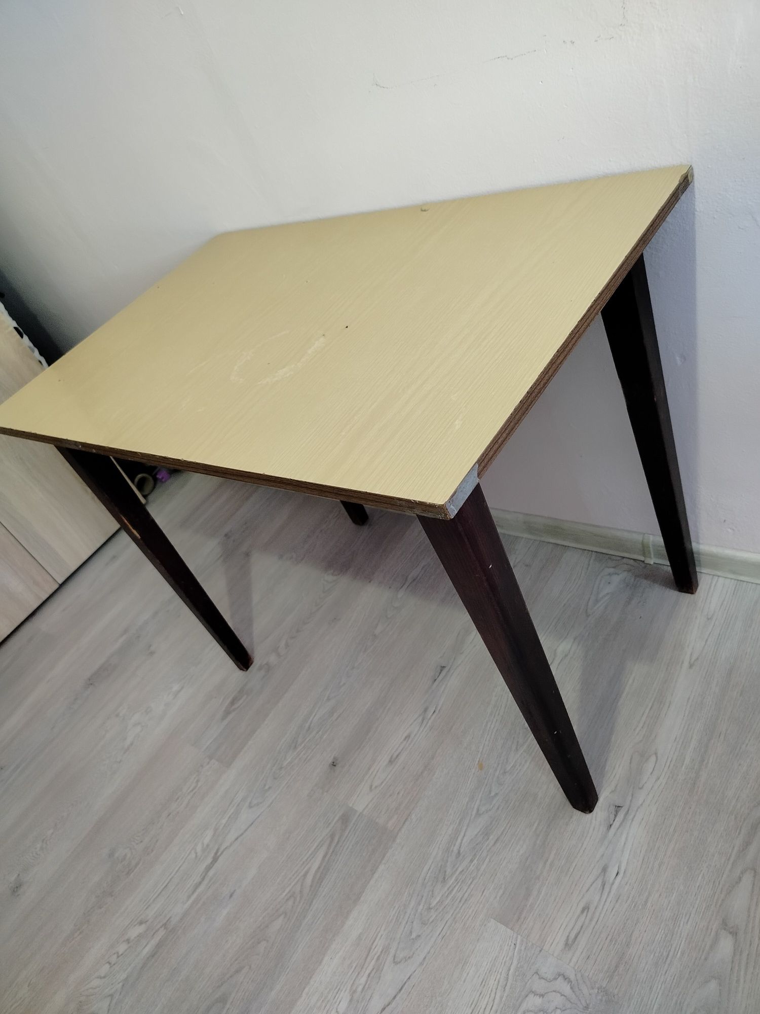 Stół 90 cm x 58 cm