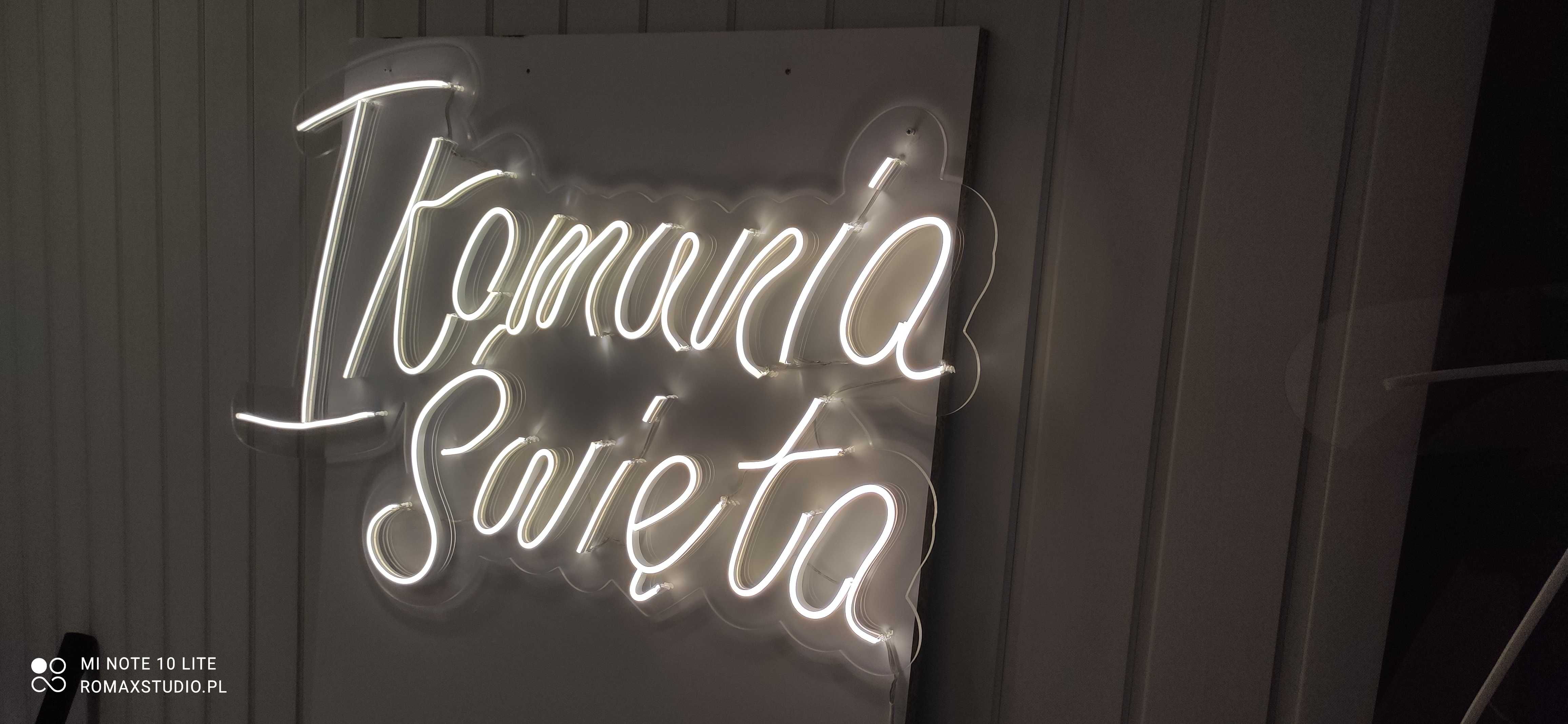 Neon, 1 Komunia  Świeta