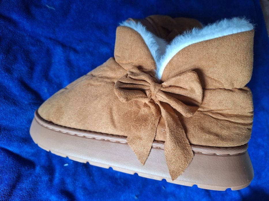 Zimowe damskie cieplutkie śniegowce 41,wkładka 26cm