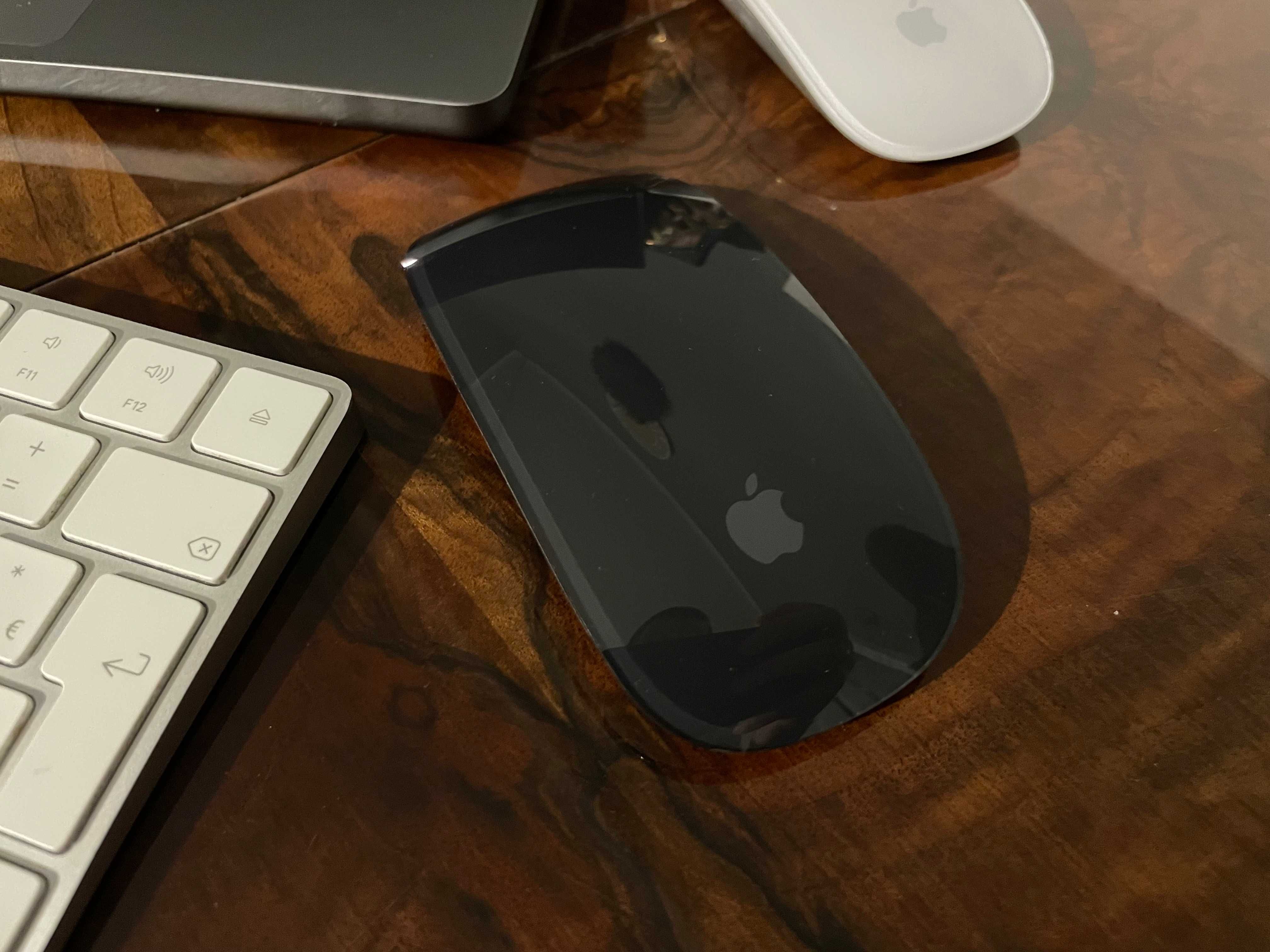 Apple Magic Keyboard + Apple Magic Mouse