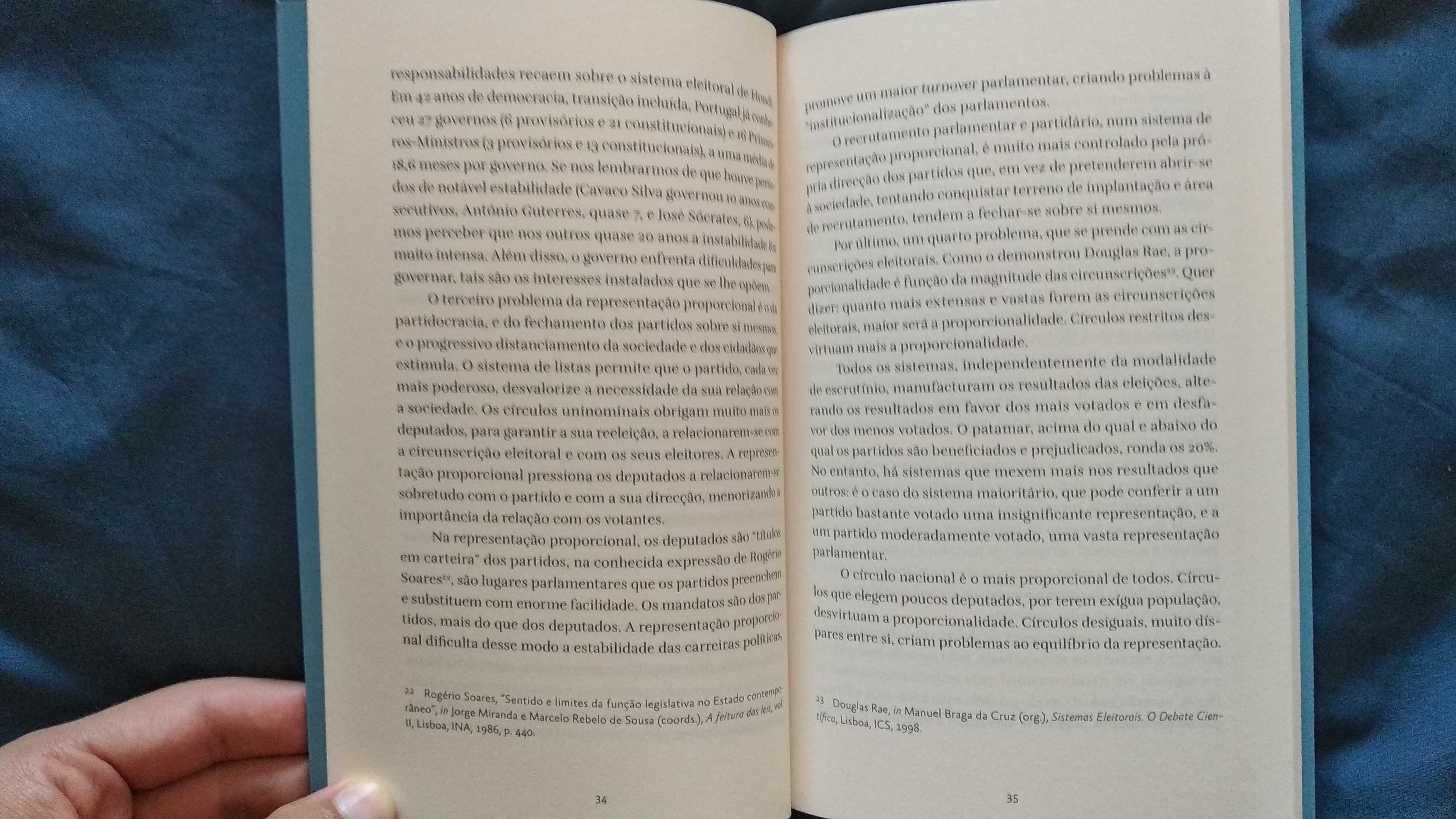 "O Sistema Político Português", de de Manuel Braga da Cruz