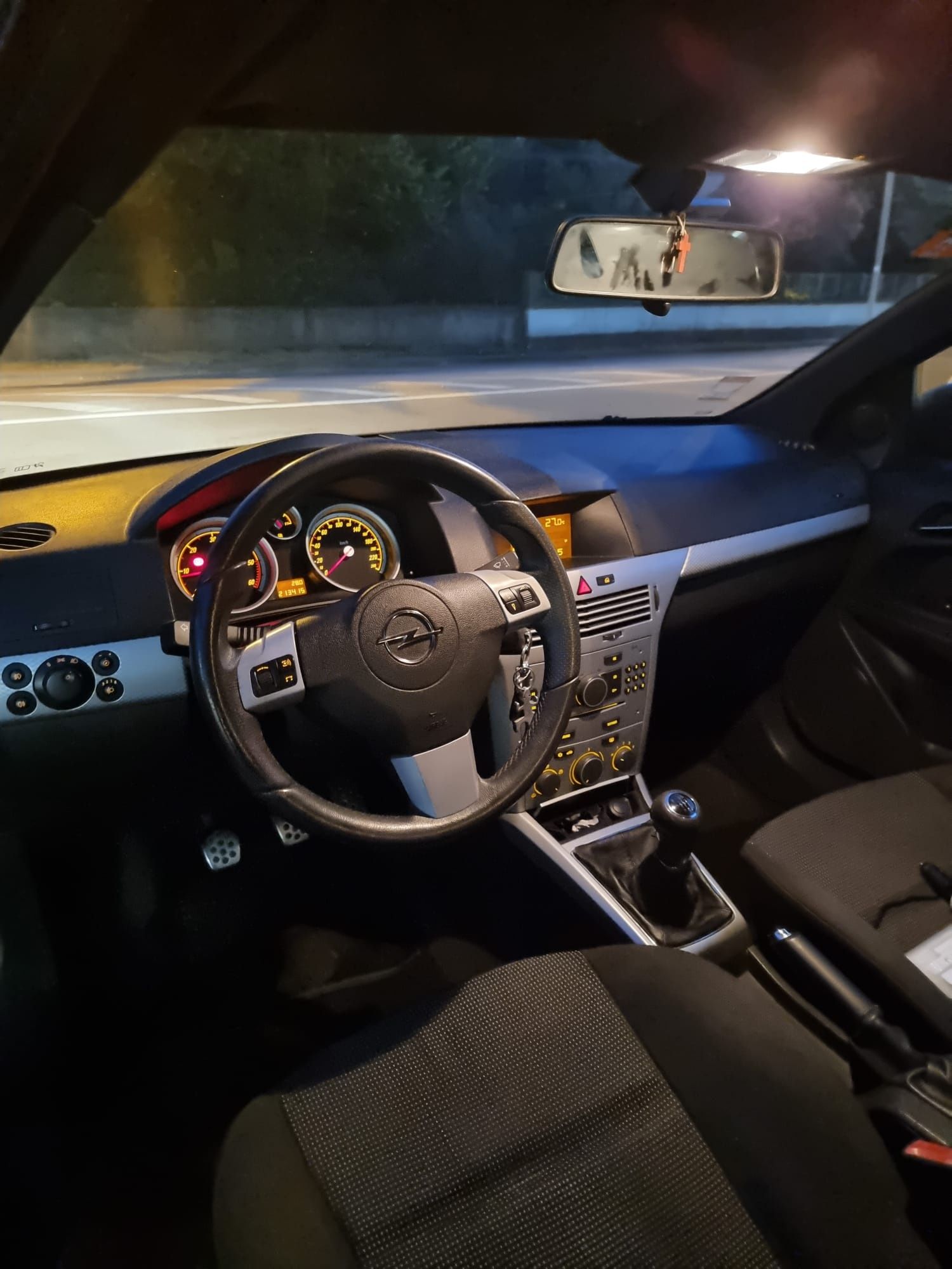 Opel Astra H GTC 1.9