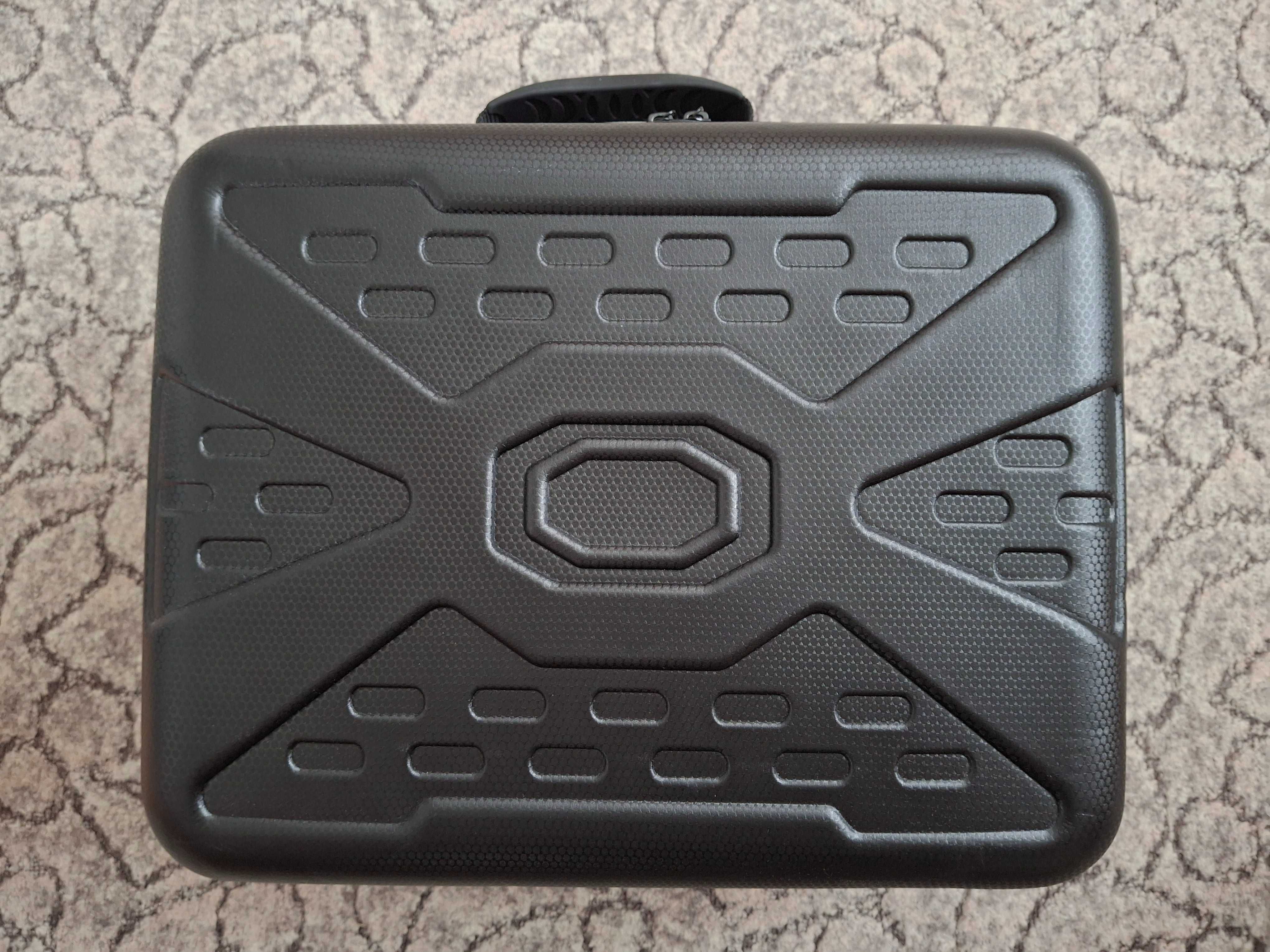 Ігрова приставка Xbox Series X з кейсом