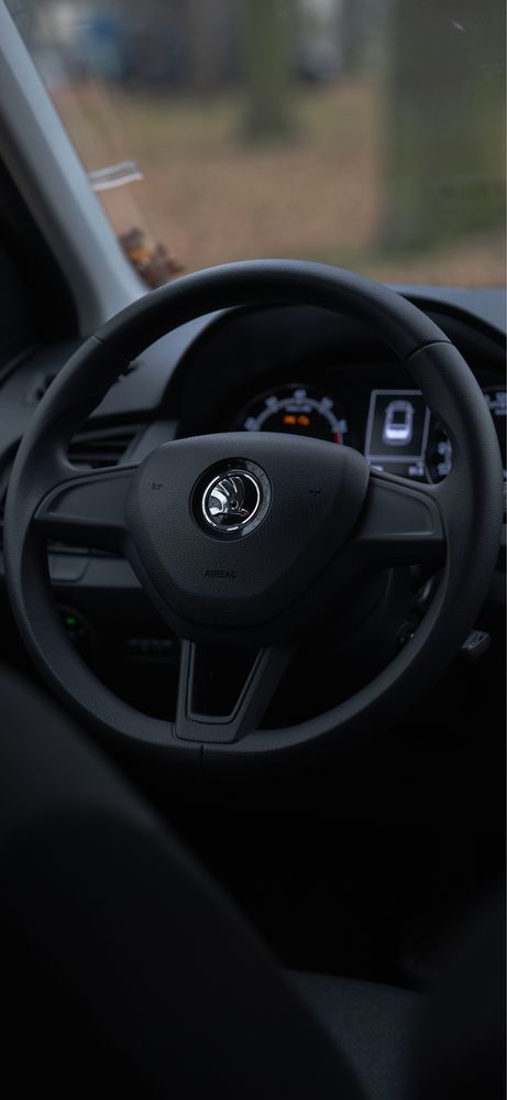 Wynajem Skoda Fabia LPG/TSI wypozyczalnia dlugoterminowe najemem aut