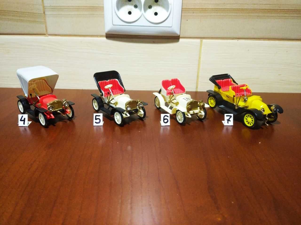 Автомодели 1/36 Чехословакия (модель автомобиля, масштаб 1/36)