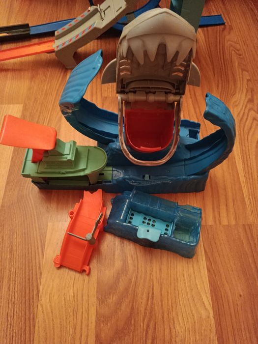 Трек акула HOTWILS