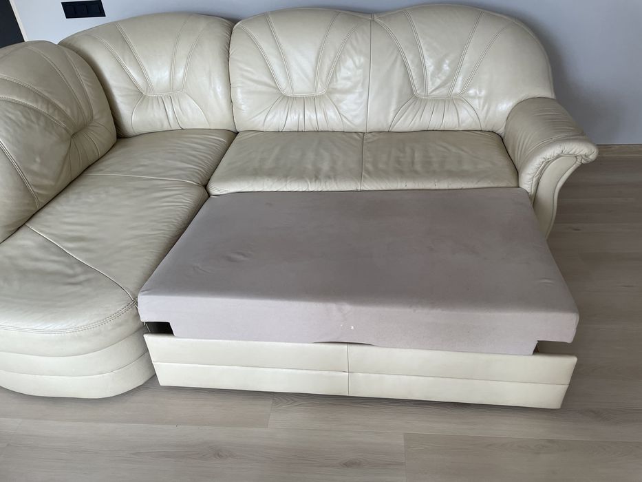 Продам кожаный диван