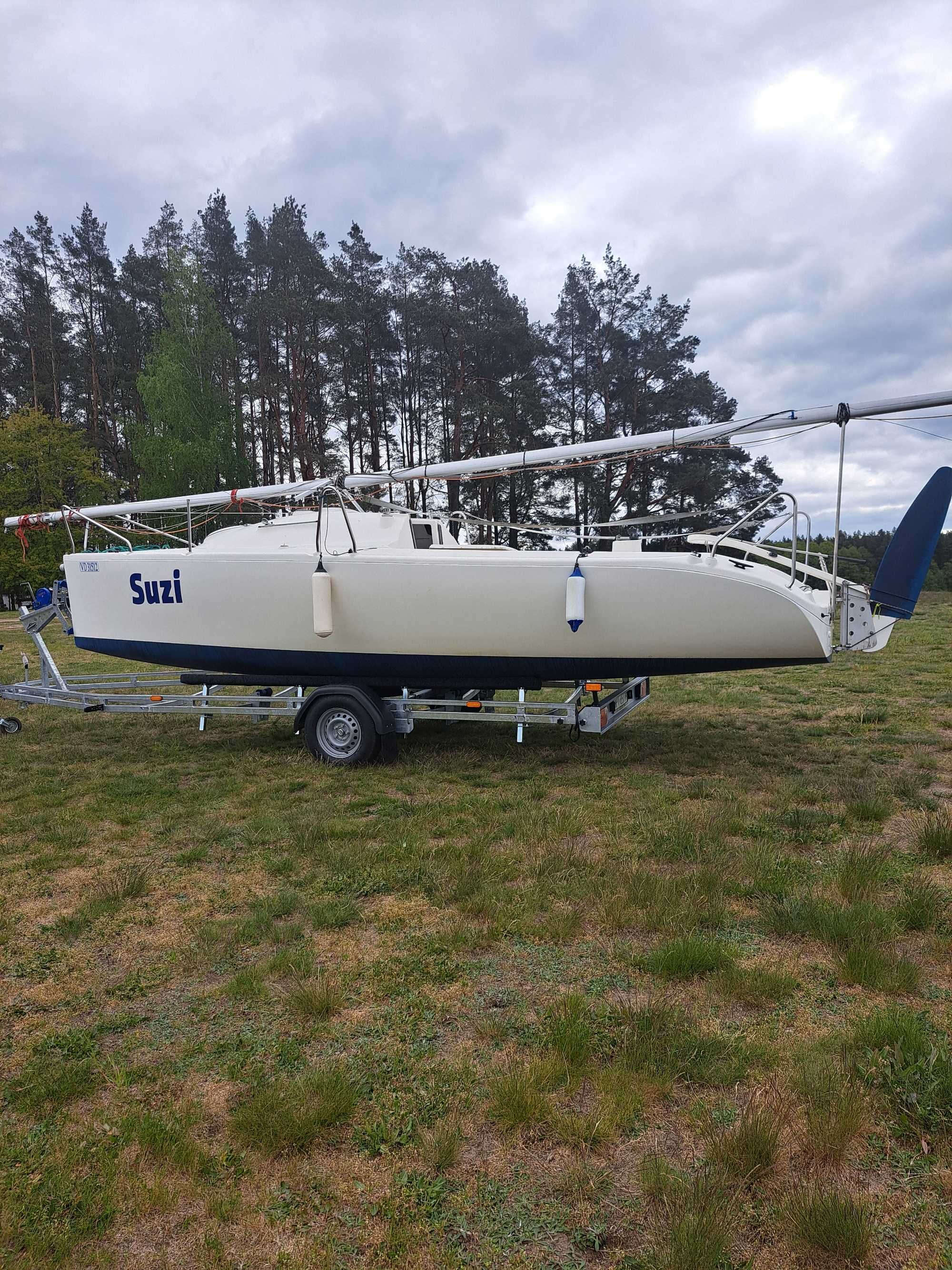 Jacht Majestic 24 regatowo-turystyczny