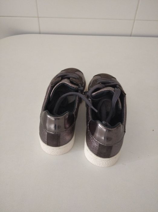 Sapatilhas da Youzme novas tamanho 32