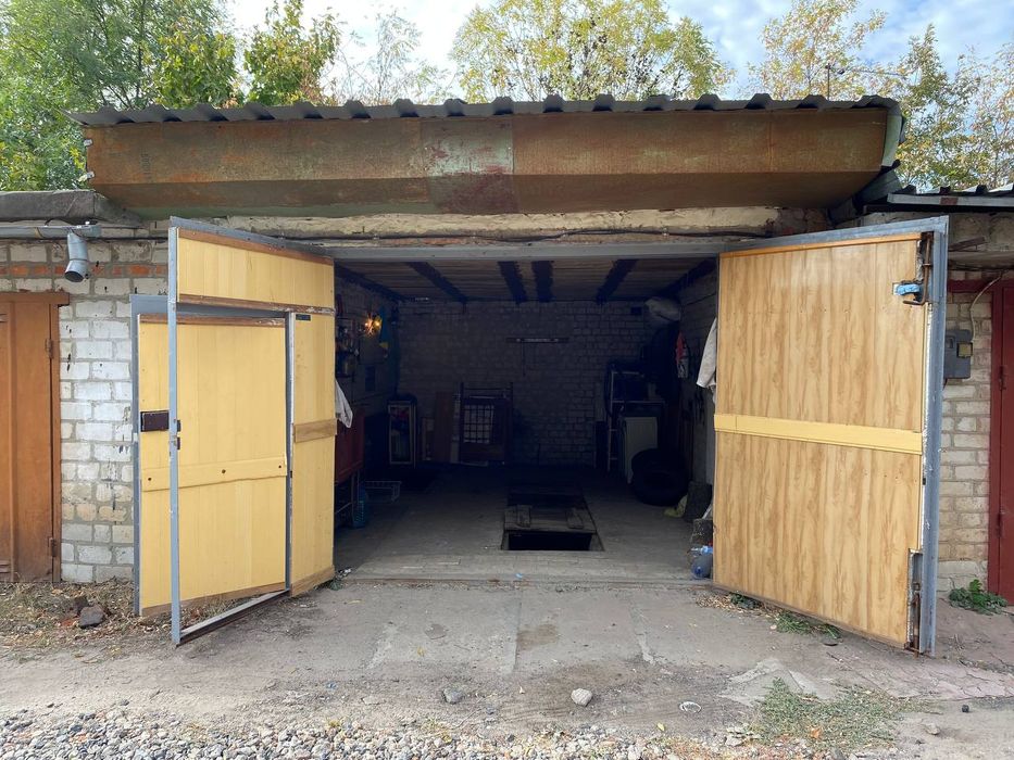 Продается гараж 4000$ +ТОРГ Рогарский Желмасив
