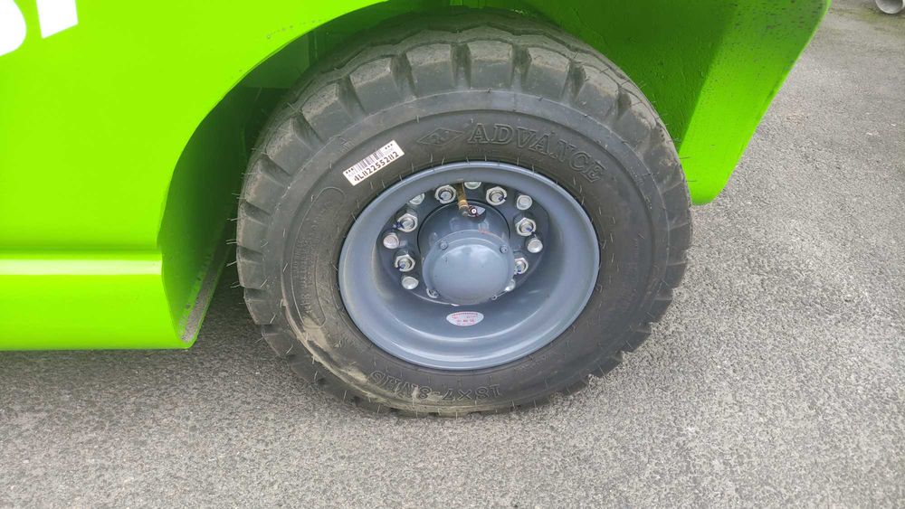 Електронавантажувачі JAC CPD15 ,  JAC CPD25 з зарядним пристроєм