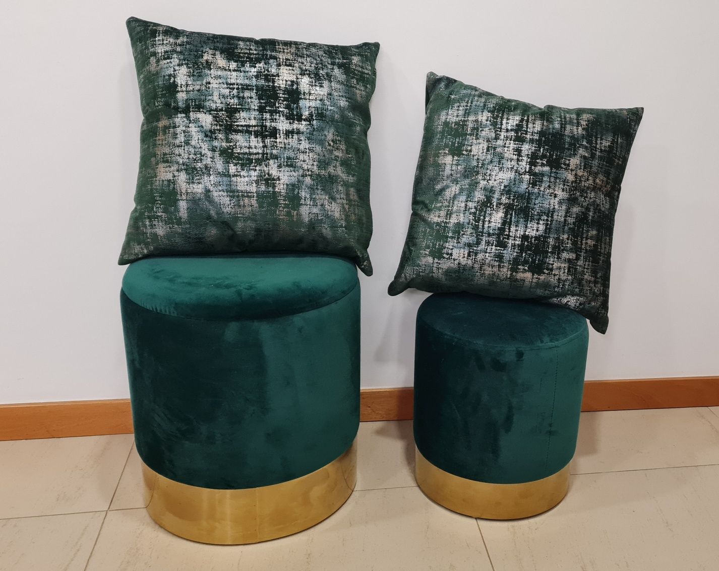 Puff verde e dourado
