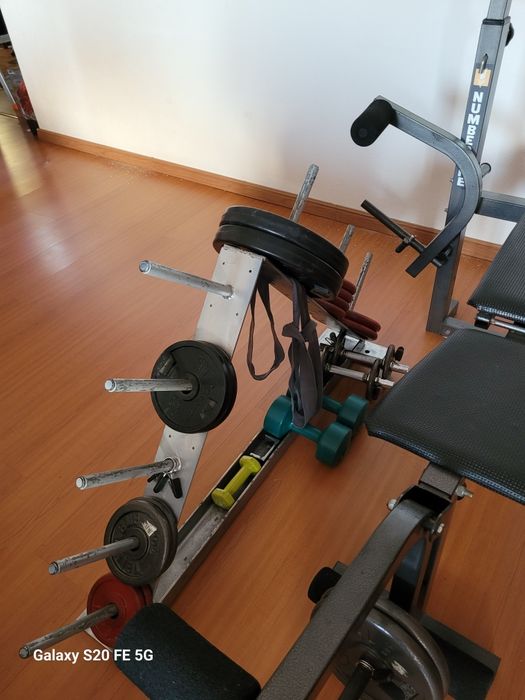 Equipamento de musculação, treino