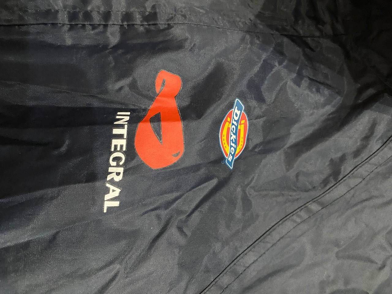 Продам куртку дождевик от Dickies