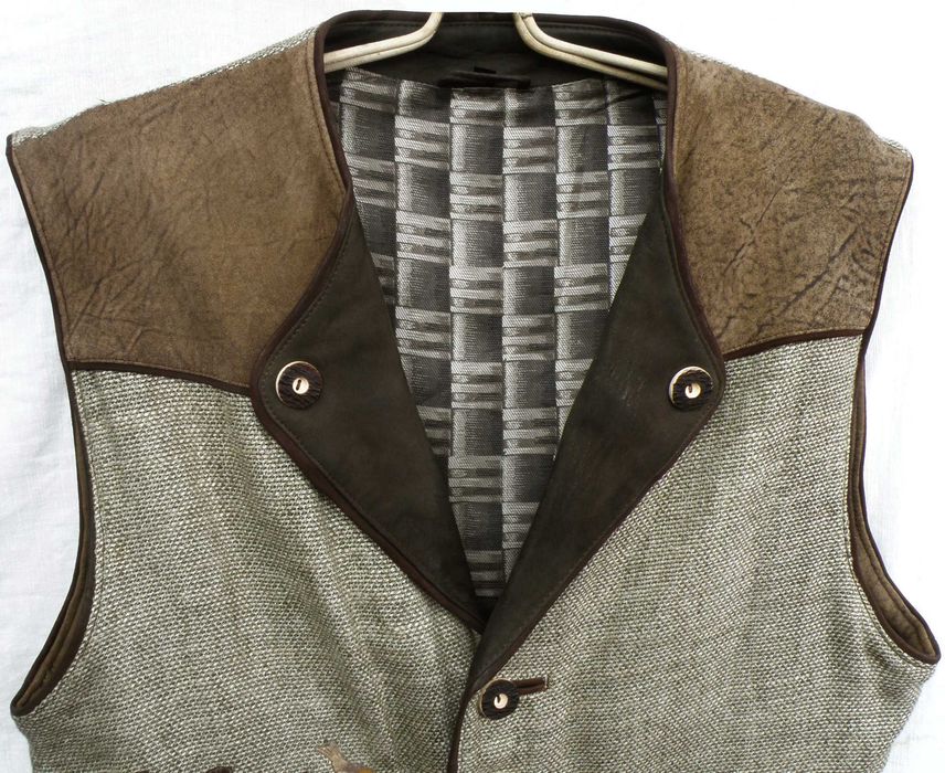 Жилетка для удобства.