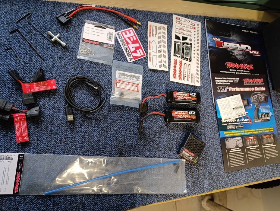 Traxxas e revo vxl auto RC 1/16 zdalnie sterowane nie

arrma losi
