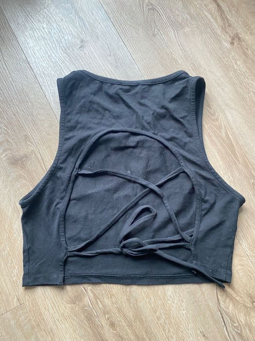 Top de costas abertas