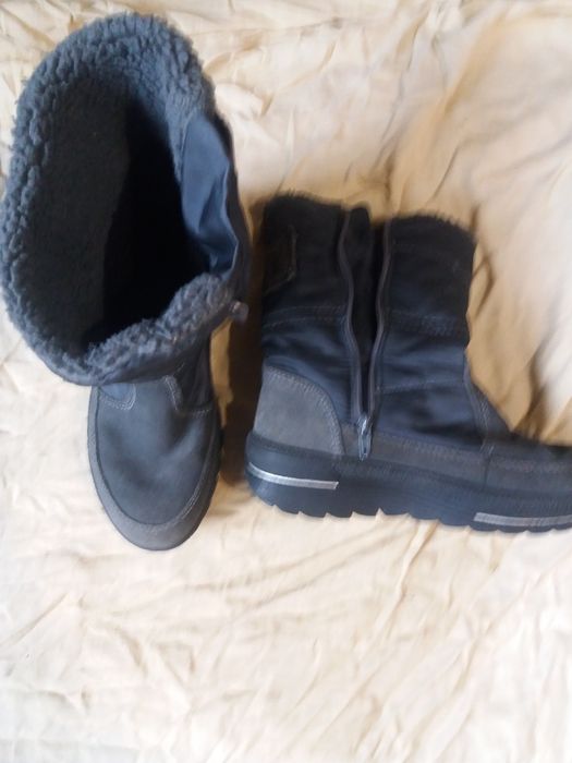 продам женскую обуаь зимнюю р 37-38