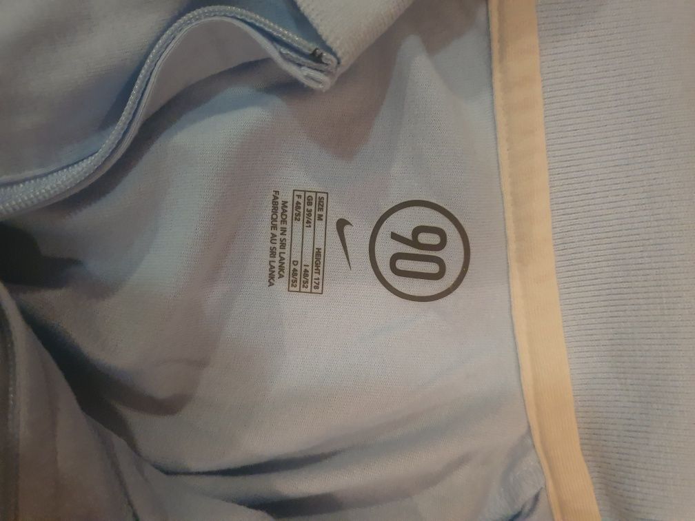Polo de homem azul claro