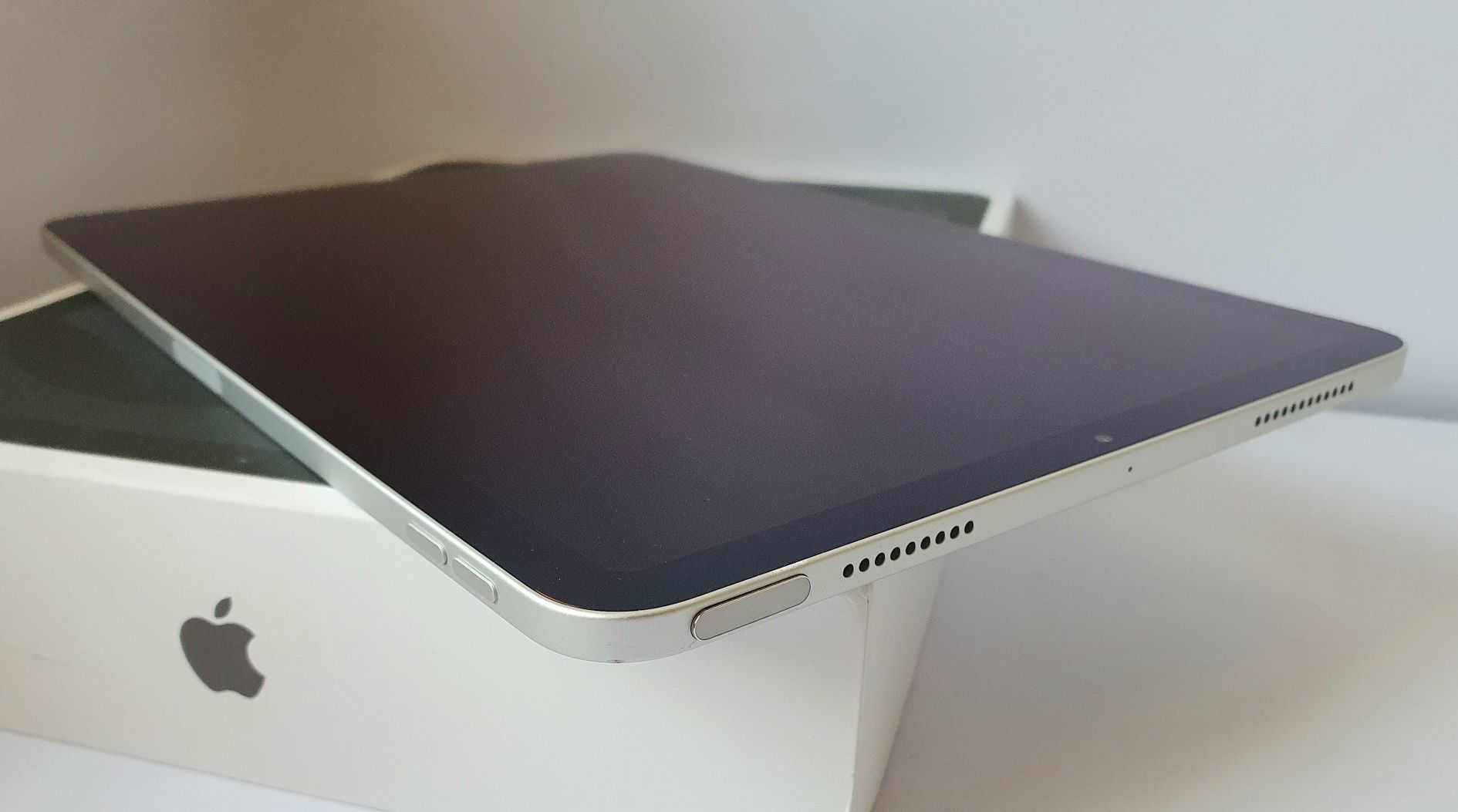 iPad Air4 64GB wifi A2316 Silver SN робочій цілий подарунок!