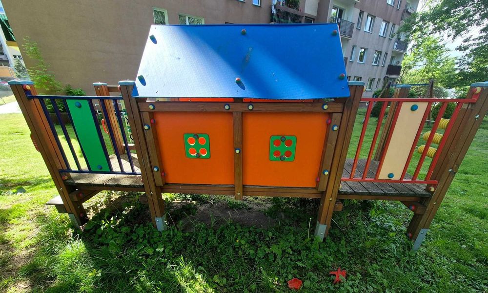 Cały zestaw placu zabaw z certyfikatem,