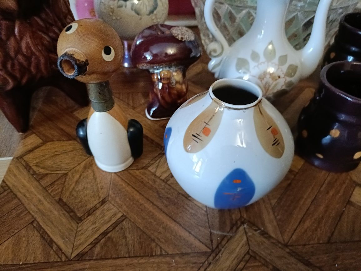 Статуэтки, посуда, фигурки