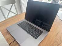 MacBook Pro 15” i7 2017 A1707 16 GB RAM Touchbar