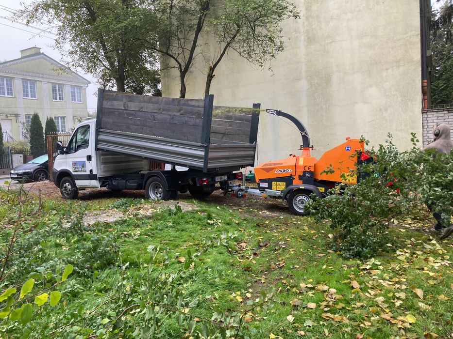 Wynajem/Usługi Rębakiem  Wycinka Drzew  Podnośnik 22m Mielenie gałęzi