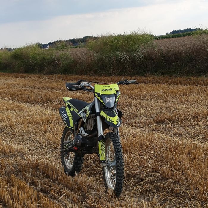 Cross Asix 300 xb88  2025r 49mth