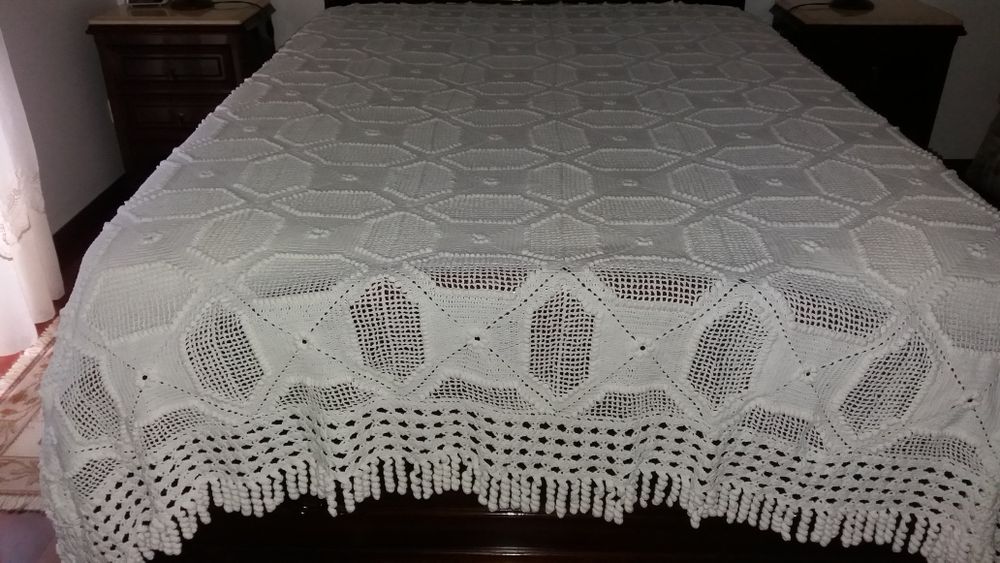 2Colchas renda feitas  mão