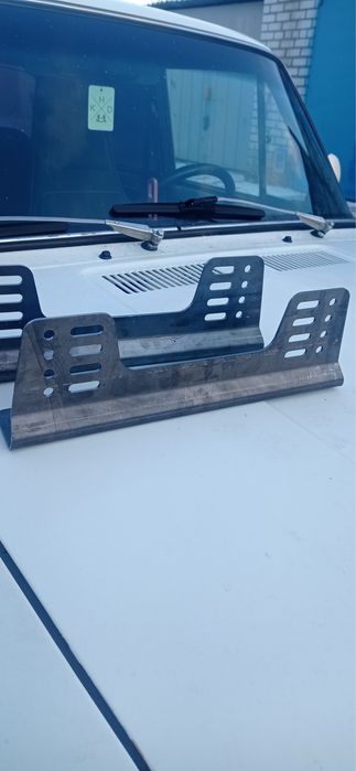 Уголки для крепленя ковшей