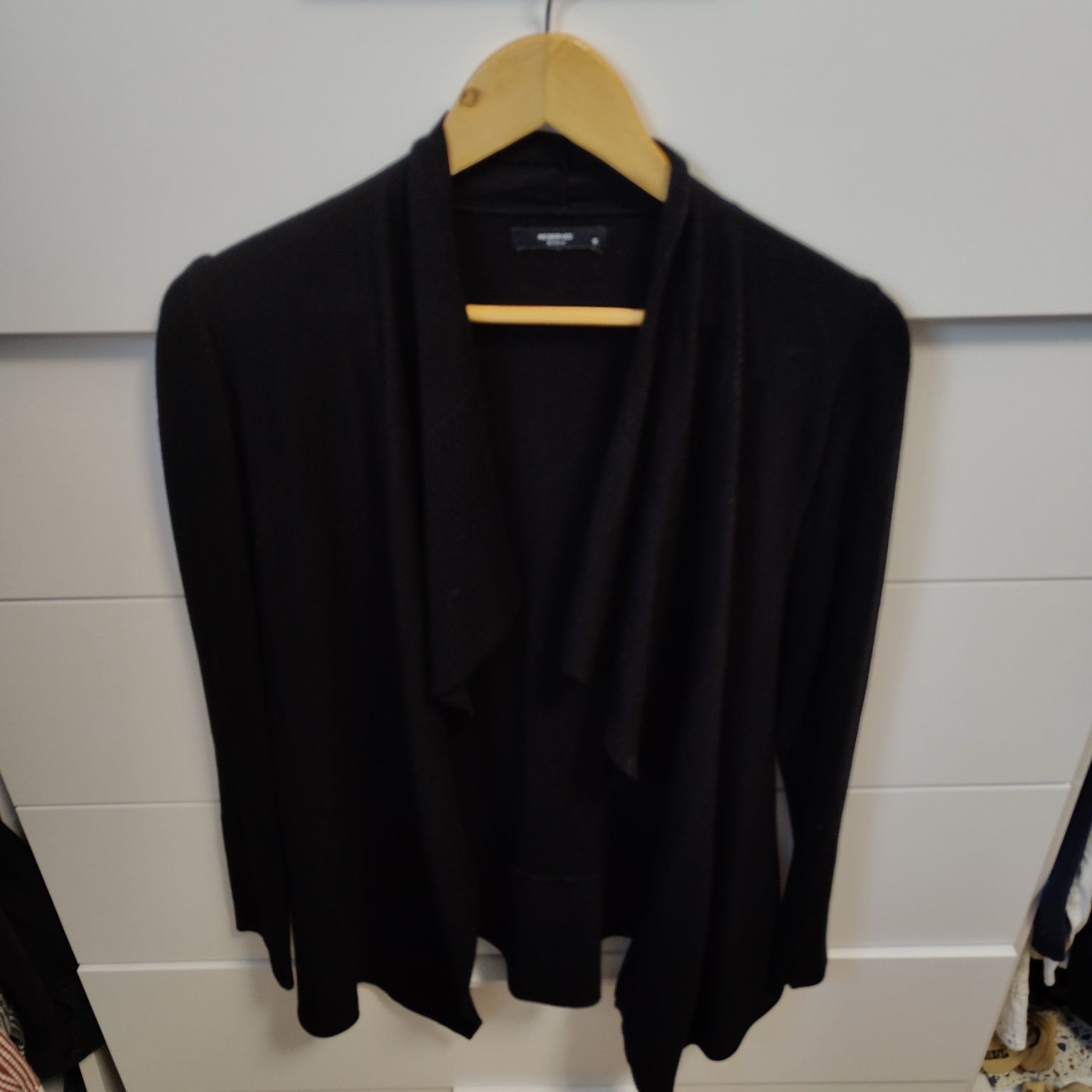 Sweter elegancki czarny Reserved M niezapinnay